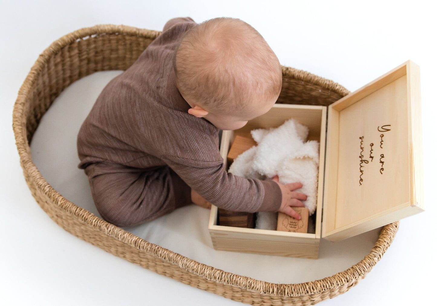 Personalized newborn keepsake box
